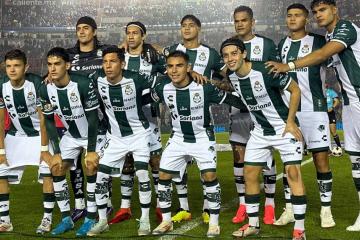 Con Santamaría y Aquino, Santos Laguna cayó ante Cruz Azul