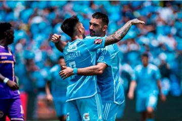Cristal destacó dupla goleadora de Cauteruccio y González