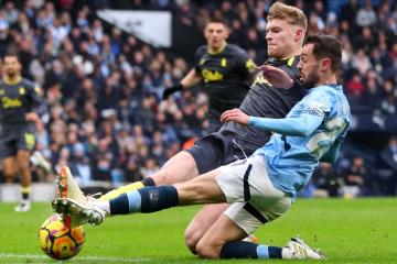 No levanta cabeza: Manchester City empató de local ante Everton