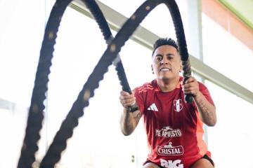 Cueva: "Lo que más amo es jugar por mi Selección y defender a mi país"