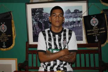 Grimaldo no fue tomado en cuenta en último duelo del año de Partizan