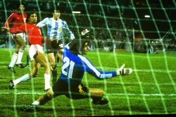 Kempes sobre Mundial 1978: "Si ese día teníamos que hacerle 8 goles a Perú, lo hacíamos"