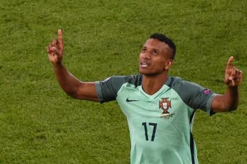 Portugués Nani decidió colgar las botas