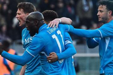 Napoli ganó de visita y sigue mandando en la Serie A