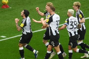 Newcastle eliminó al Brentford de la Copa de la Liga