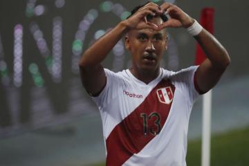 Tapia: "Sé lo que he hecho por la selección, estoy tranquilo conmigo mismo"