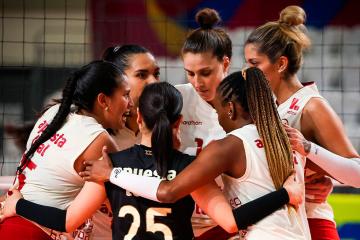 Universitario venció a Deportivo Soan en el arranque de la Liga Peruana de Vóley