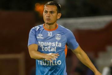 Jairo Vélez firmó por Universitario para la próxima temporada