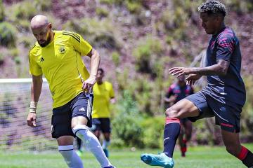 (FOTOS) Cusco FC goleó a Always Ready en amistoso a puertas cerradas