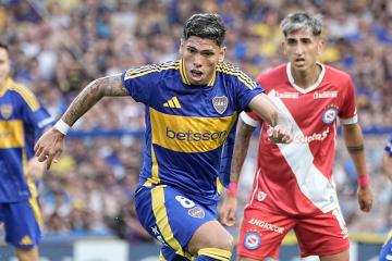 Con Advíncula, Boca Juniors debutó con empate sin goles ante Argentinos Jrs.