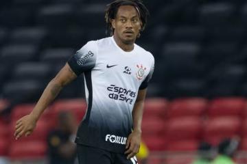 Carrillo ingresó en triunfo de Corinthians en torneo Paulista