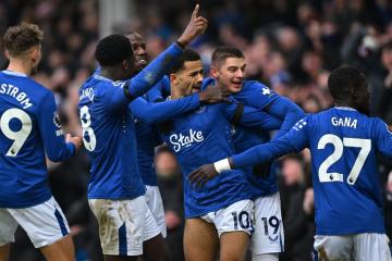 Everton se impuso de local por 3-2 ante Tottenham