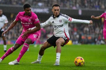 Fulham salvó empate de local ante Ipswich
