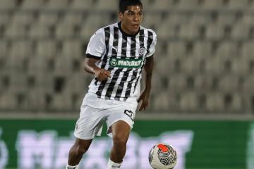 Joao Grimaldo volvió a tener minutos en el triunfo de Partizán sobre Hebar