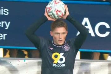 Oliver Sonne sumó sus primeros minutos en Burnley en la victoria con Reading por la FA Cup