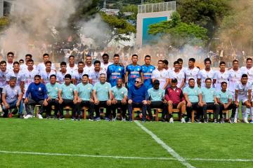 (FOTOS) Ayacucho FC presentó a su plantel para la temporada 2025