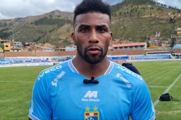 Ascues: "El técnico nos pidió que no tengamos miedo de salir jugando desde atrás"
