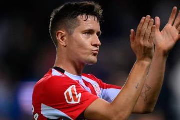 Ander Herrera será compañero de Advíncula en Boca Juniors