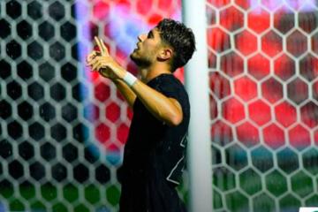 Corinthians, con Carrillo, ganó en el arranque del Paulistao