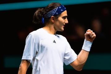 Sigue sorprendiendo: Bellucci eliminó a Tsitsipas en el Torneo de Róterdam