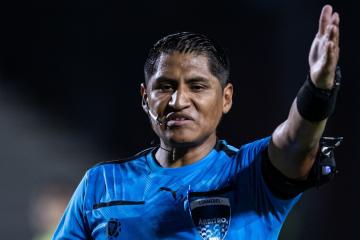 Michael Espinoza será el árbitro del Sporting Cristal - Alianza Lima