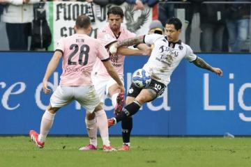 Lapadula vio la tarjeta roja y Spezia perdió en casa