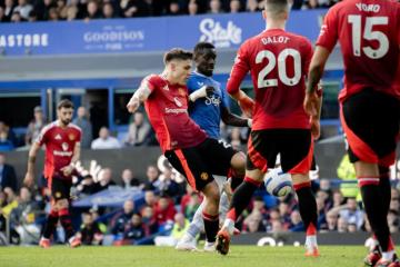 Everton y Manchester United empatan en un vibrante 2-2 por la Premier League