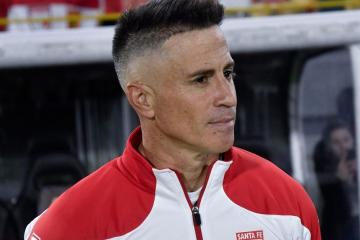 Pablo Peirano dejó Santa Fe tras eliminación en la Libertadores