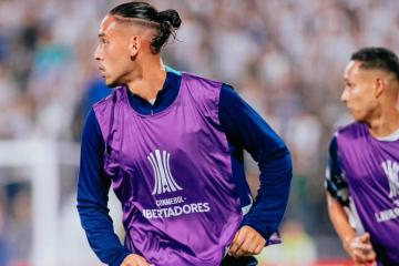 Noriega: "Fue complicado estar los 90 minutos amonestado"