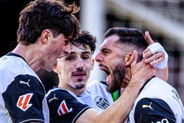 Valencia ganó pero sigue en zona de descenso