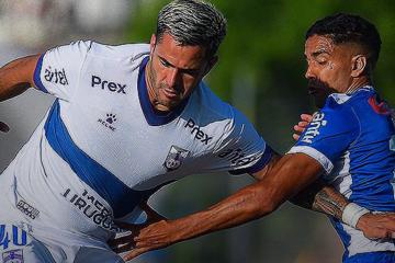 Alfonso Barco se quedó entre los suplentes en derrota de Defensor Sporting