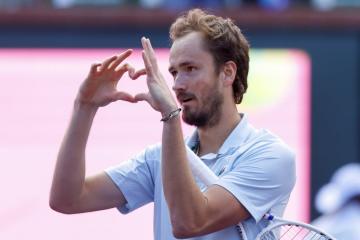 Daniil Medvedev ganó en tres sets y clasificó a ‘semis’ de Indian Wells