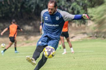 Álvarez: "Será importante no descuidar los dos frentes"