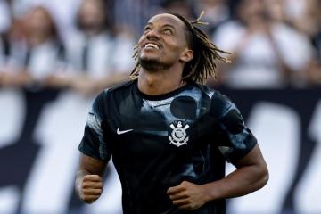 Carrillo: "Para hacerse un nombre en Corinthians hay que ganar títulos"