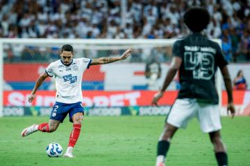 Carrillo fue suplente en el empate agónico de Corinthians ante Bahía