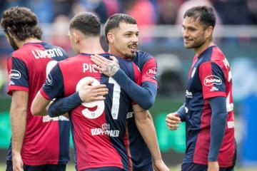 Cagliari goleó al Monza y se alejó de la zona de descenso
