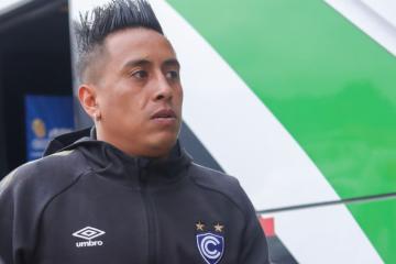 Cueva: "Hay momentos que no se juega bien y se gana, el fútbol es así"