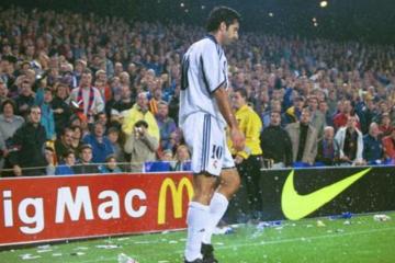 Figo recordó su vuelta al Camp Nou: "Cuando vas allí sabes que te van a matar o te van a llamar de todo"