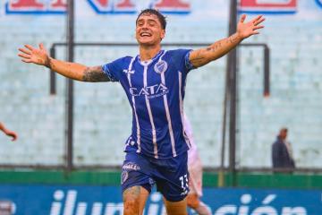 Godoy Cruz venció en el final a Barracas Central