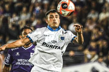 Barco no tuvo minutos en derrota ante Liverpool