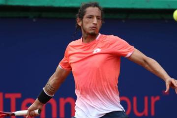 Arklon Huertas del Pino rompe mala racha y avanza en el Santiago Challenger