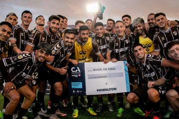 Platense venció por 2-0 a Argentino de Quilmes para avanzar en la Copa Argentina