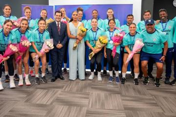 (FOTOS) IPD homenajeó al equipo de vóley de Alianza Lima tras medalla de plata en Sudamericano de Clubes