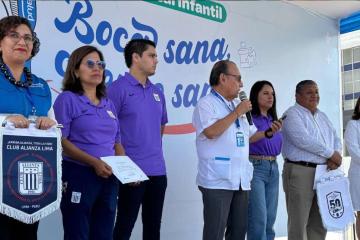 ¡Sonrisas saludables! Club Alianza Lima y EsSalud realizan gran feria de salud bucal para más de mil escolares