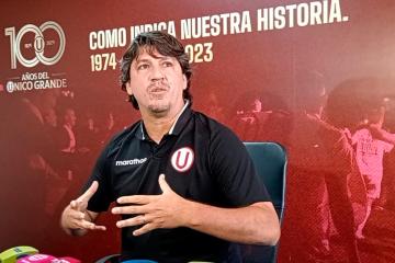 Ferrari sobre salida de Bustos: "El fútbol te ponen en situaciones donde es entendible que lleguen propuestas importantes"