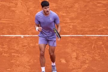 Alcaraz debutó con triunfo en ATP de Barcelona