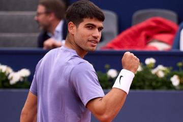 Alcaraz avanzó a cuartos de final en ATP de Barcelona