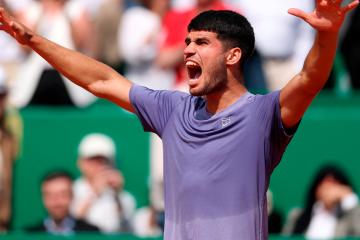 Carlos Alcaraz remontó para meterse a semifinales de Montecarlo