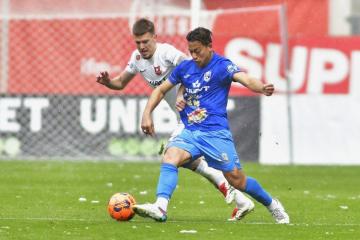 Gloria Buzău cae 1-0 ante Poli Lași con Cristian Benavente como titular
