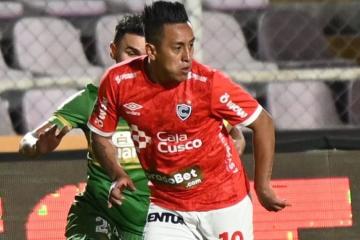 Cueva: "La felicidad de jugar al fútbol es lo más grande que tengo"